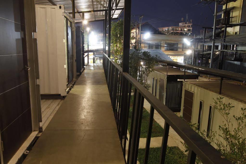 Oyo 673 Nice Sleep Box Hotel Chiang Mai Exterior foto